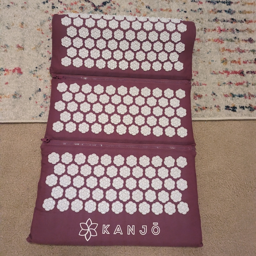 KANJO ACUPRESSURE ZIP-APART MAT - purple